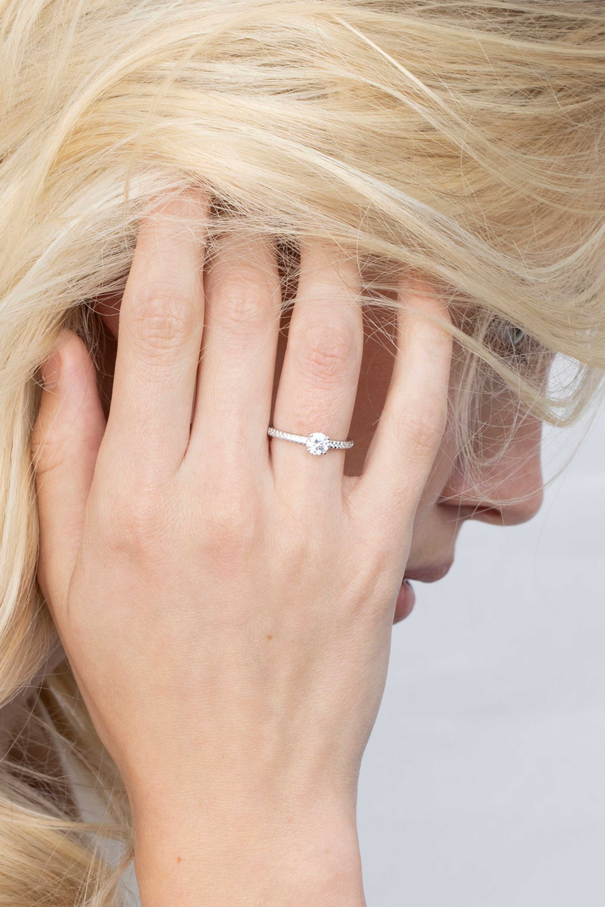 ZINZI zilveren ring wit ZIR1081