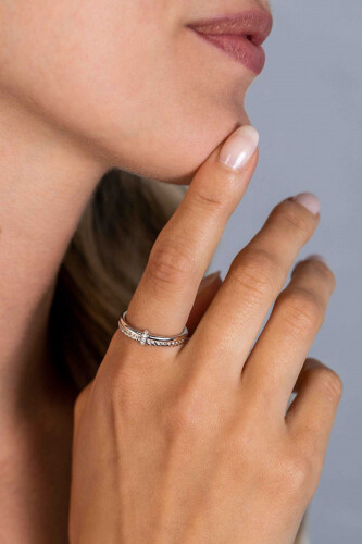 ZINZI zilveren multi-look ring glad gedraaide buis met witte zirconia's ZIR2324