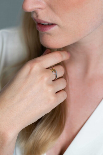 ZINZI zilveren ring met extra 14K geel vergulde X-vorm en ronde vorm met witte zirconia's ZIR2260