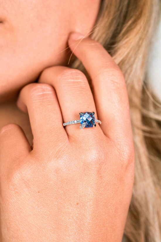 ZINZI zilveren ring vierkant blauw wit ZIR1470B