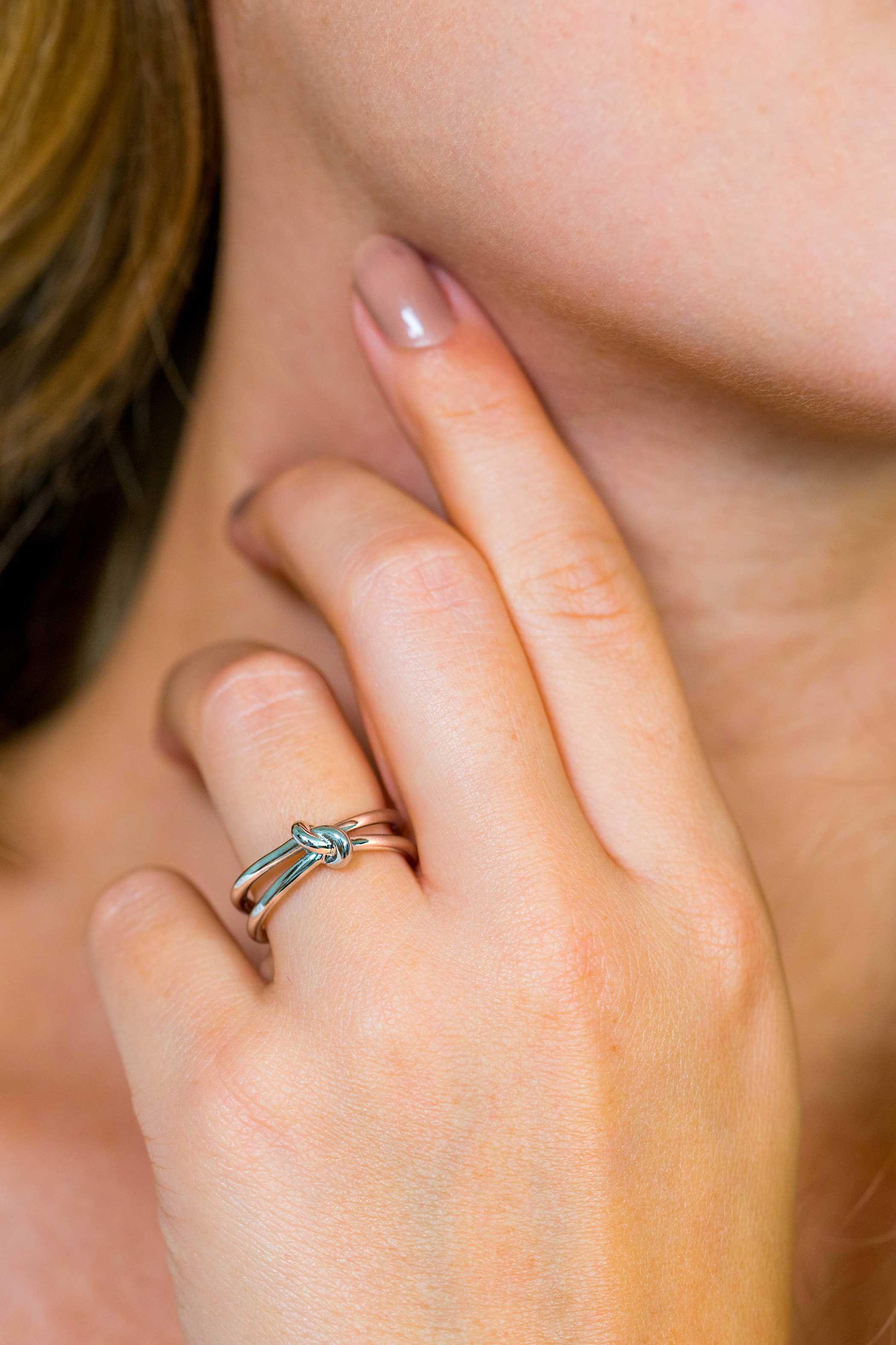 ZINZI zilveren ring met sierlijke knoop ZIR1571