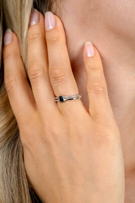 ZINZI zilveren multi-look ring met rechthoekige zwarte zirkonia en witte zirkonia's ZIR2626Z